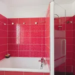 Maison Pour 8 Avec Jardin, Centre St-gilles *