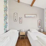 Nyaraló Maison Pour 8 Avec Jardin, Centre St-gilles