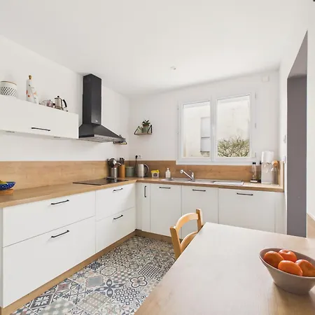 Maison Pour 8 Avec Jardin, Centre St-gilles