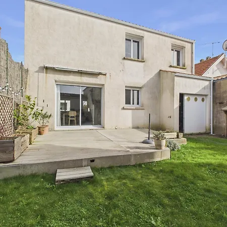 度假居 Maison Pour 8 Avec Jardin, Centre St-gilles *