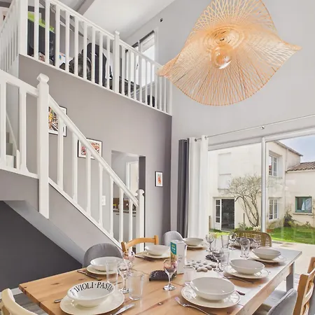 度假居 Maison Pour 8 Avec Jardin, Centre St-gilles *