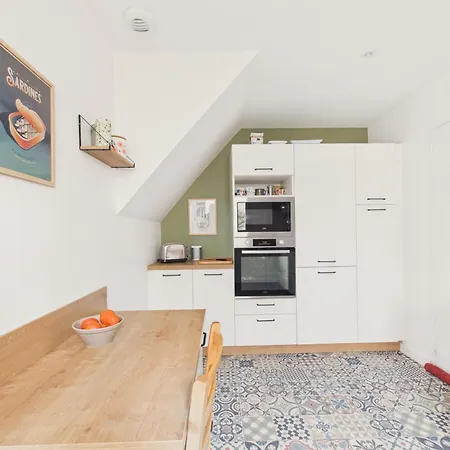 Maison Pour 8 Avec Jardin, Centre St-gilles 度假居
