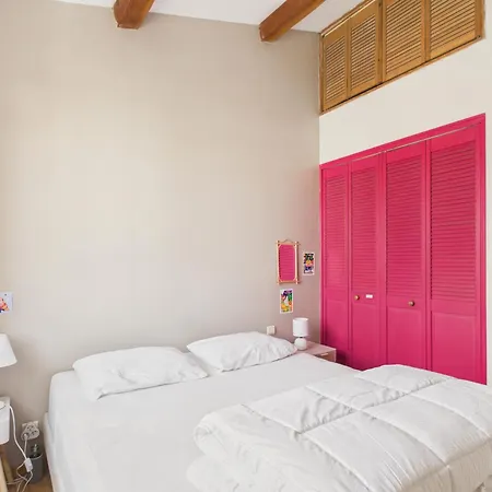 Maison Pour 8 Avec Jardin, Centre St-gilles Hébergement de vacances *