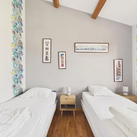 Hébergement de vacances Maison Pour 8 Avec Jardin, Centre St-gilles