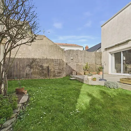 度假居 Maison Pour 8 Avec Jardin, Centre St-gilles 圣吉尔-克鲁瓦德维