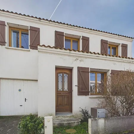 Hébergement de vacances Maison Pour 8 Avec Jardin, Centre St-gilles Saint-Gilles-Croix-de-Vie