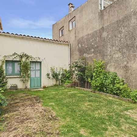 Dom wakacyjny Maison Pour 8 Avec Jardin, Centre St-gilles