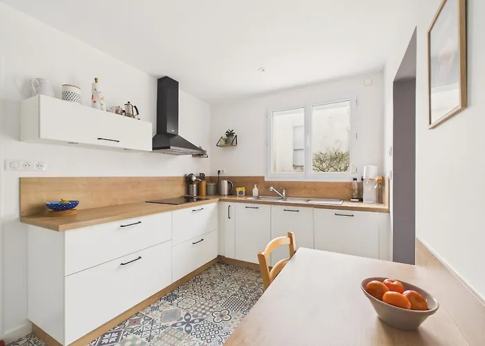 Maison Pour 8 Avec Jardin, Centre St-gilles