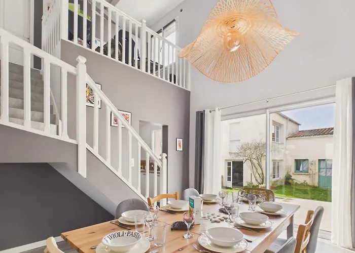 Hébergement de vacances Maison Pour 8 Avec Jardin, Centre St-gilles *