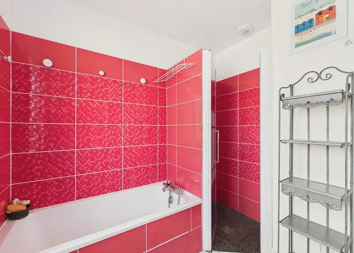 Maison Pour 8 Avec Jardin, Centre St-gilles * Saint-Gilles-Croix-de-Vie