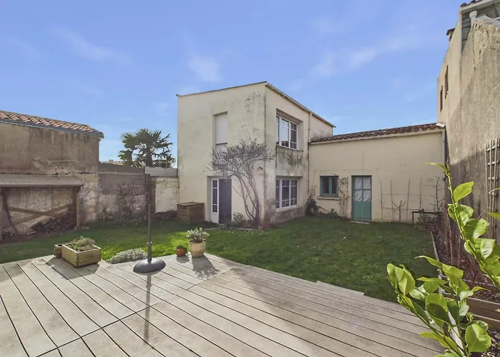 Hébergement de vacances Maison Pour 8 Avec Jardin, Centre St-gilles Saint-Gilles-Croix-de-Vie