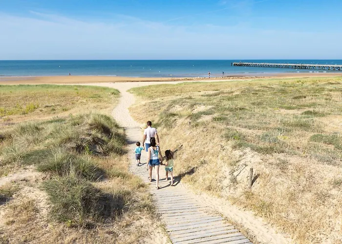 Hébergement de vacances Maison Pour 8 Avec Jardin, Centre St-gilles Saint-Gilles-Croix-de-Vie
