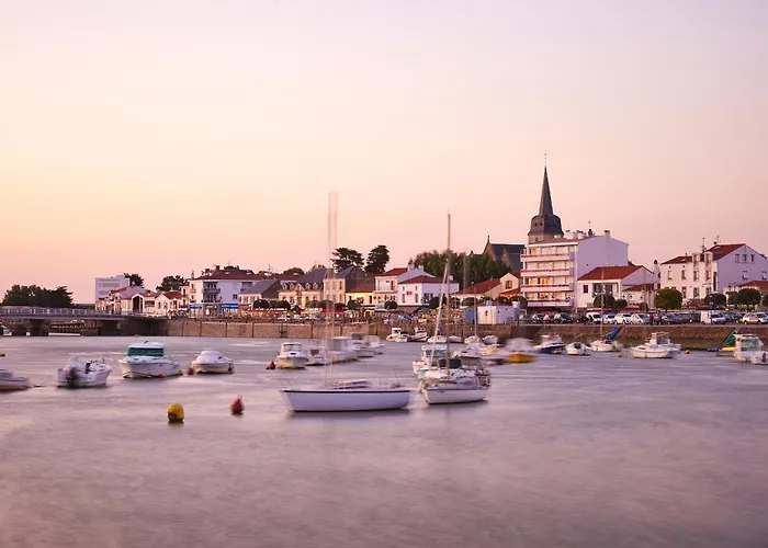 Maison Pour 8 Avec Jardin, Centre St-gilles Hébergement de vacances *