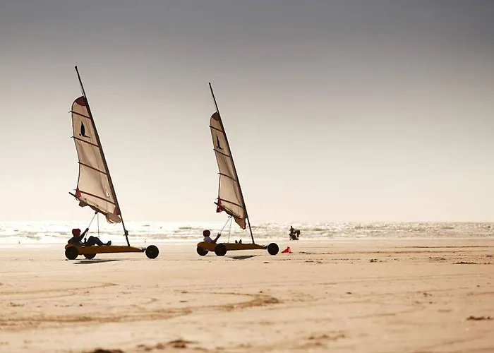 Maison Pour 8 Avec Jardin, Centre St-gilles Hébergement de vacances *